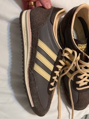 adidas Originals Brown, Cream & Pink Women’s Retro Runner Sneakers